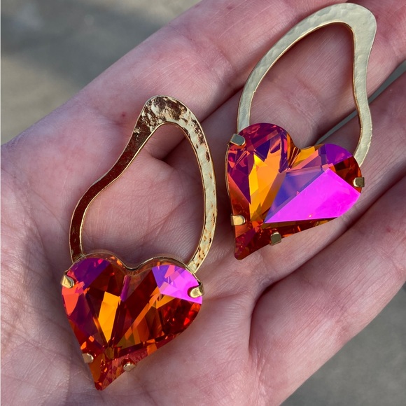 Oval Stud Earrings made with Swarovski Sweet Heart crystals Gold Plaited Rare - Picture 8 of 8